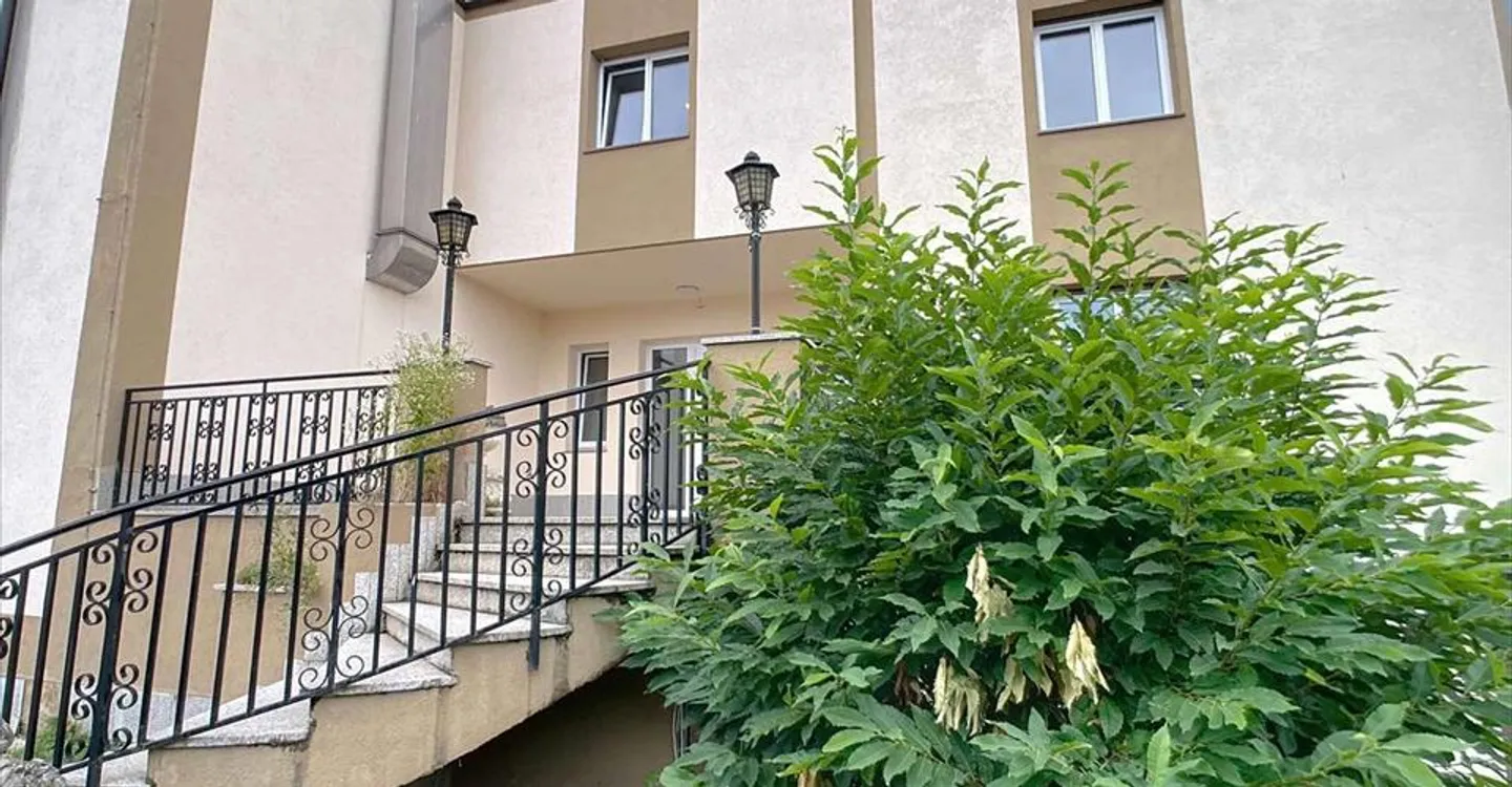 Office space for rent - Photo 6 of 8