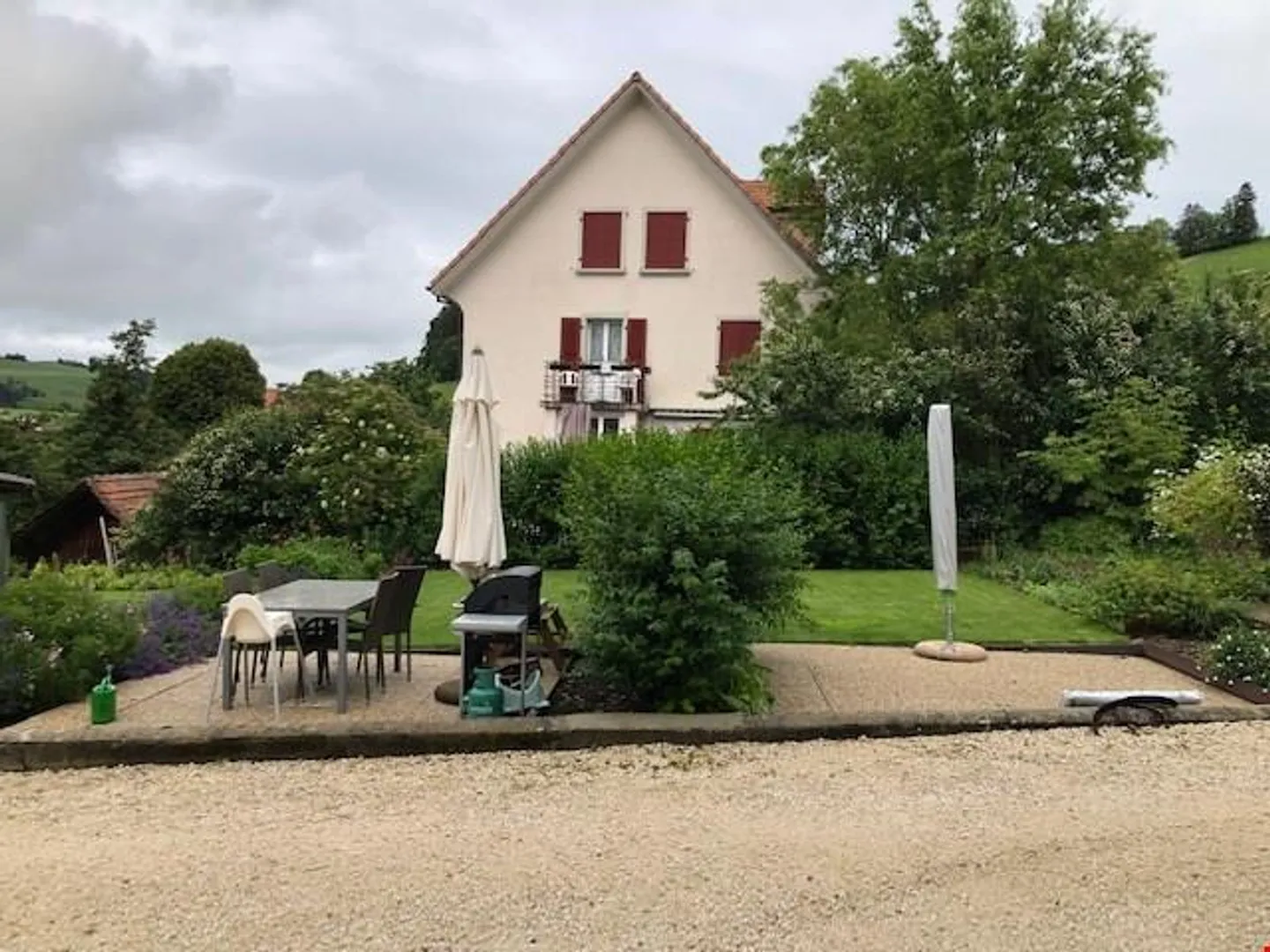 Appartement moderne avec balcon XXL au centre du village d'Oberbalm - Photo 9 sur 10