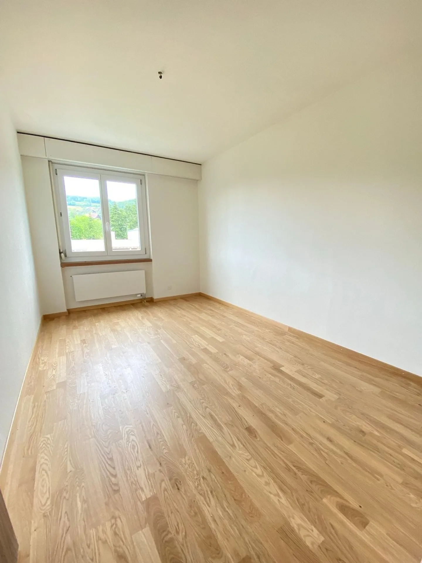 Appartamento affascinante 4.5 stanze con balcone a Büron - Foto 7 di 12