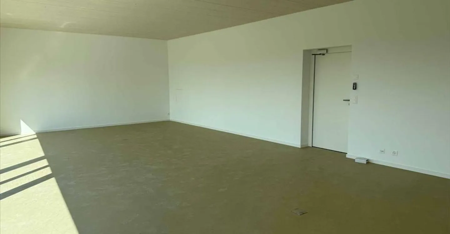 Office space for rent - Photo 4 of 8