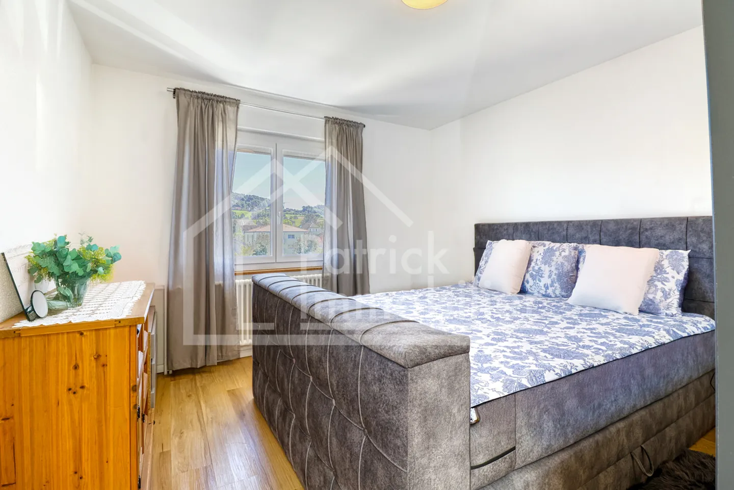 Family home with 6.5 rooms in Dompierre - charm and comfort - Photo 8 of 13