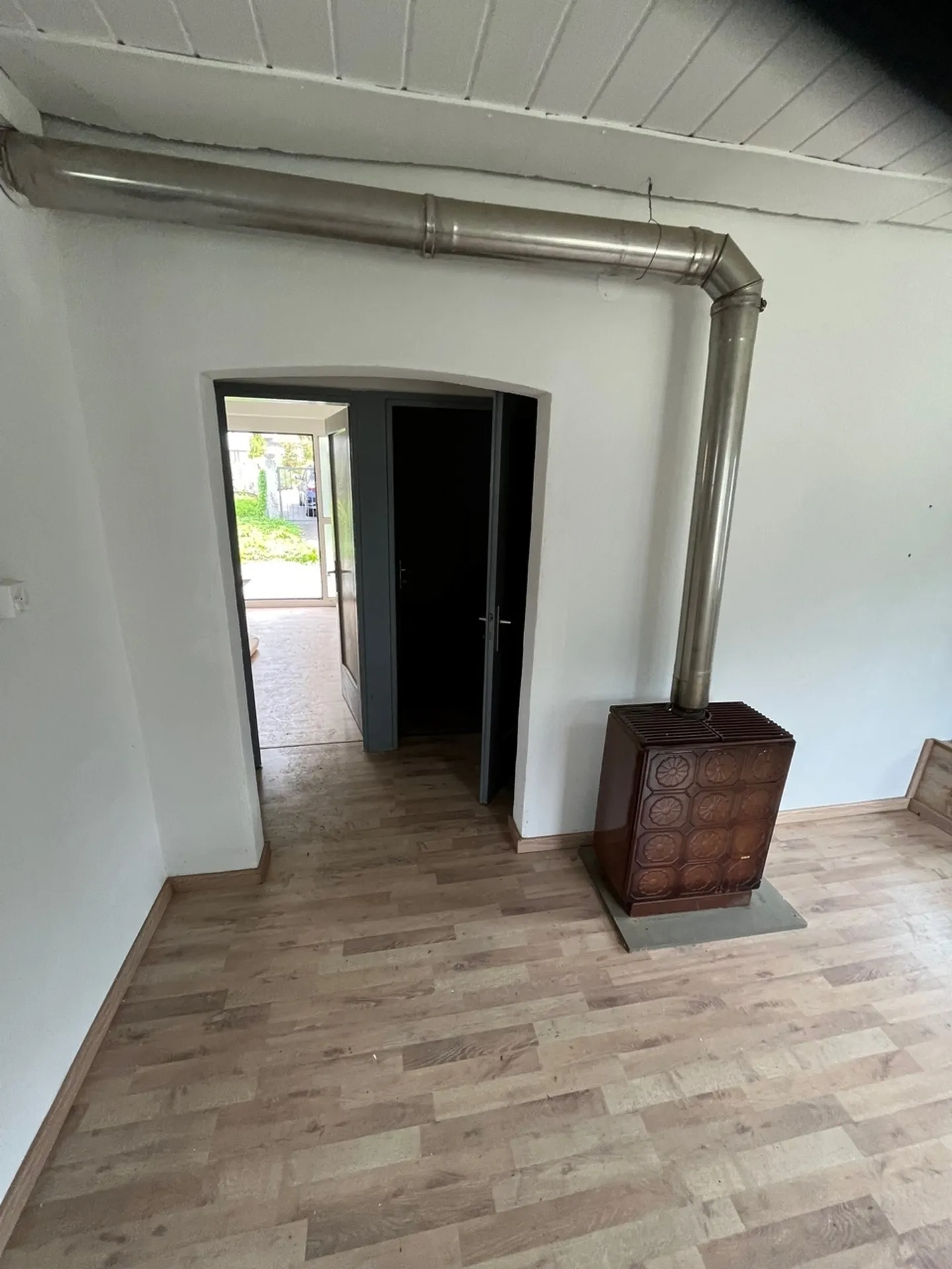 Renovation Opportunity in Claro - Photo 4 of 9