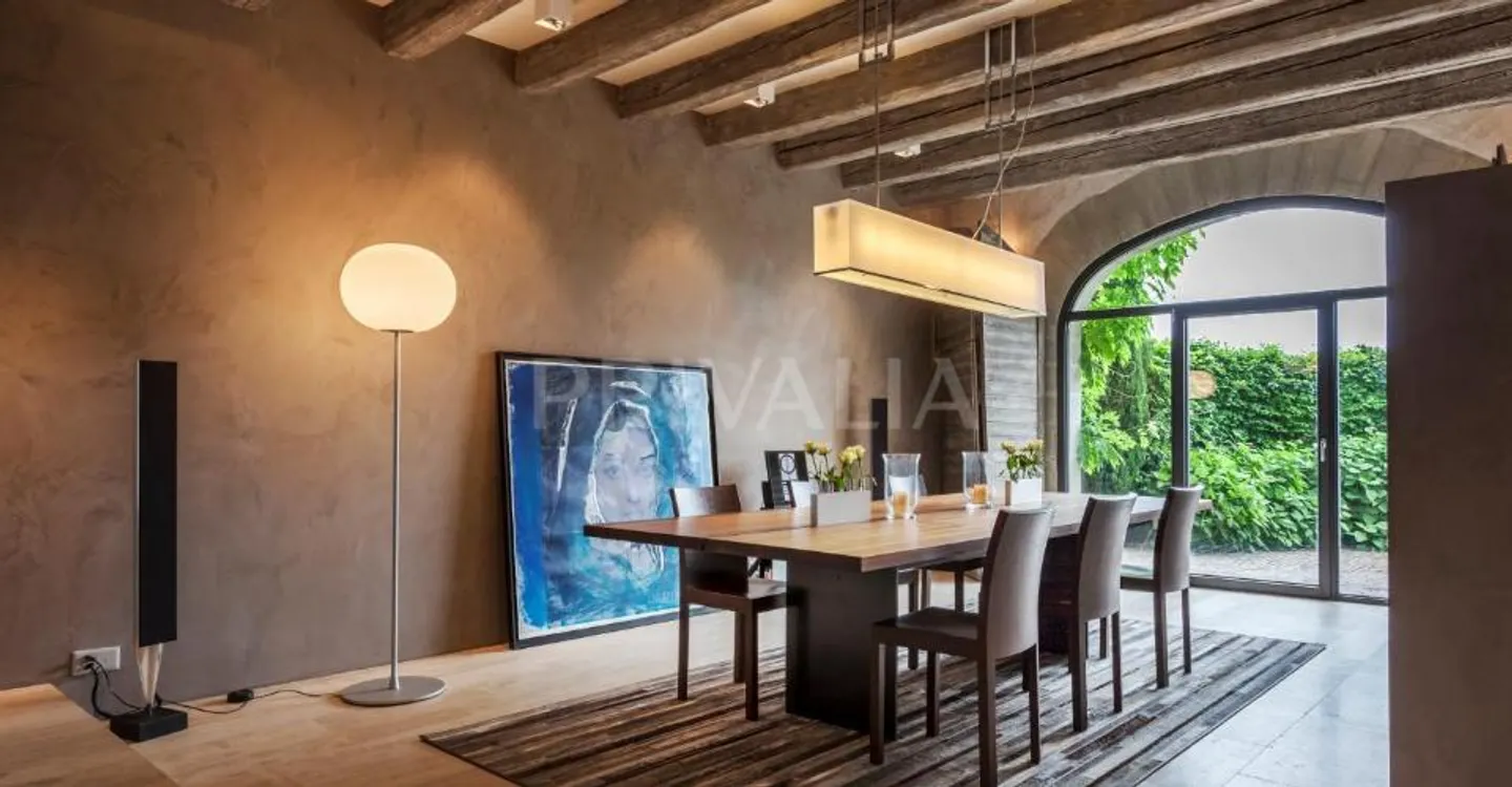 Unique: Elegant estate combining authenticity and contemporary design - Photo 2 of 9