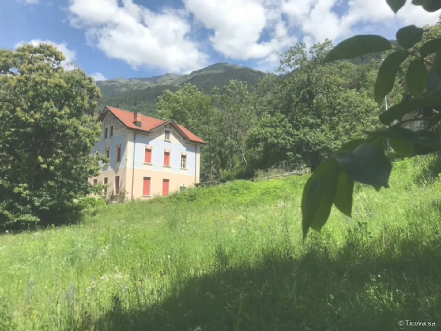 FAIDO Building plot of about 830 sqm in a modern area - Photo 1 of 4