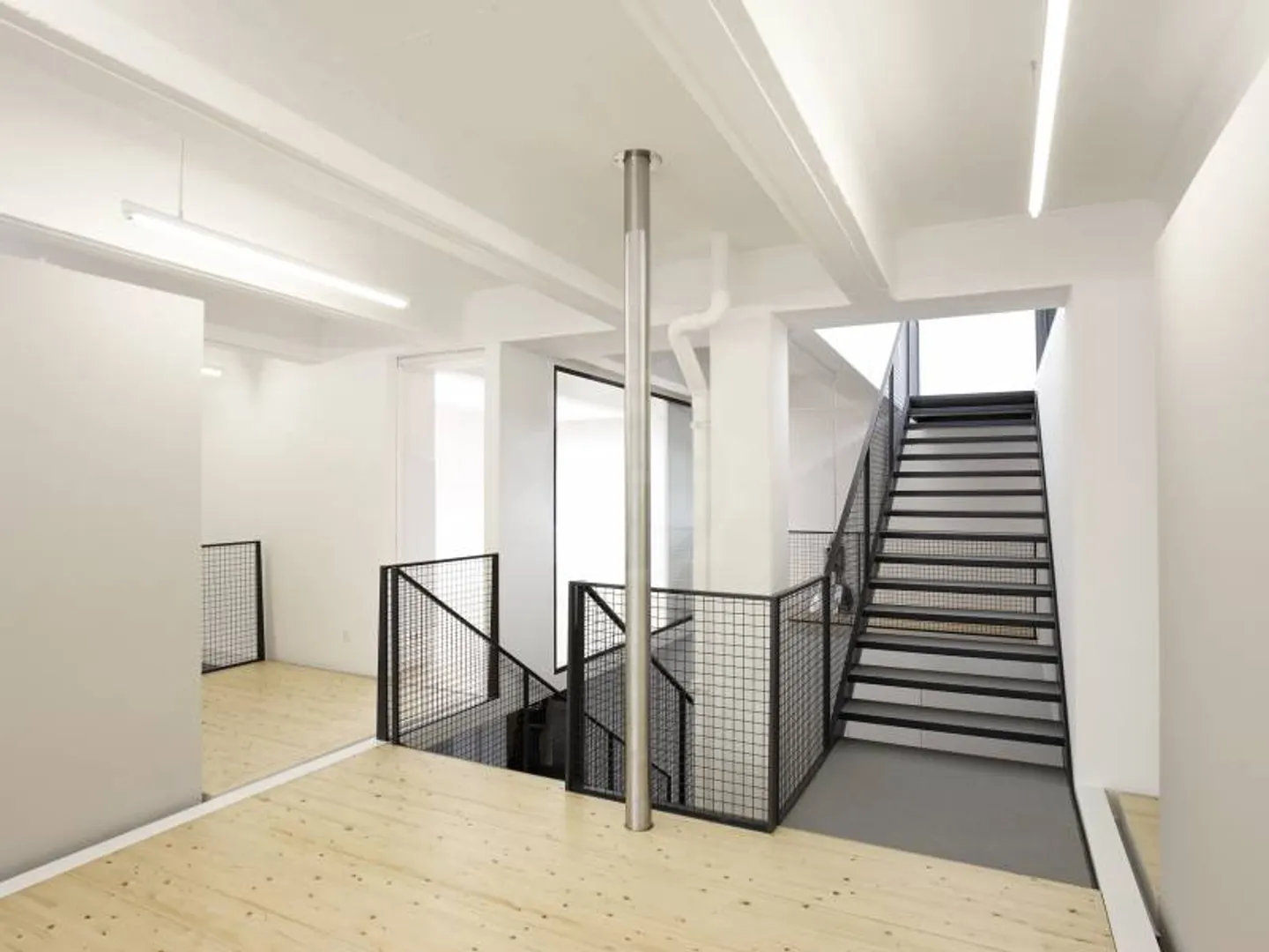 Beautiful industrial space - Les Acacias - Photo 6 of 11