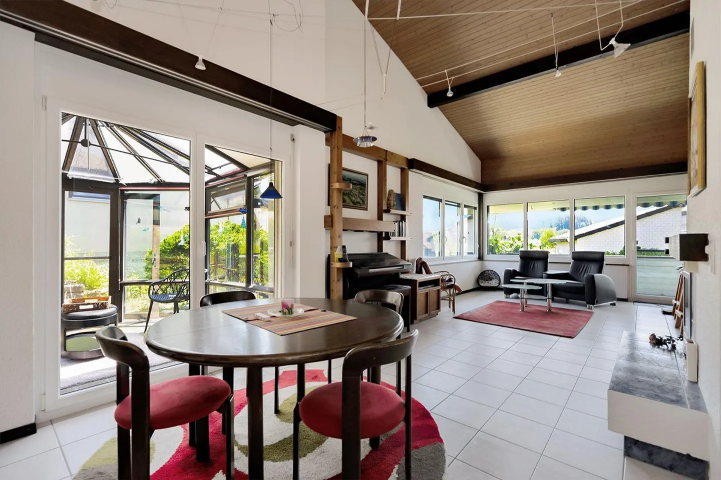 Living experience with a view and garden idyll - Photo 8 of 13