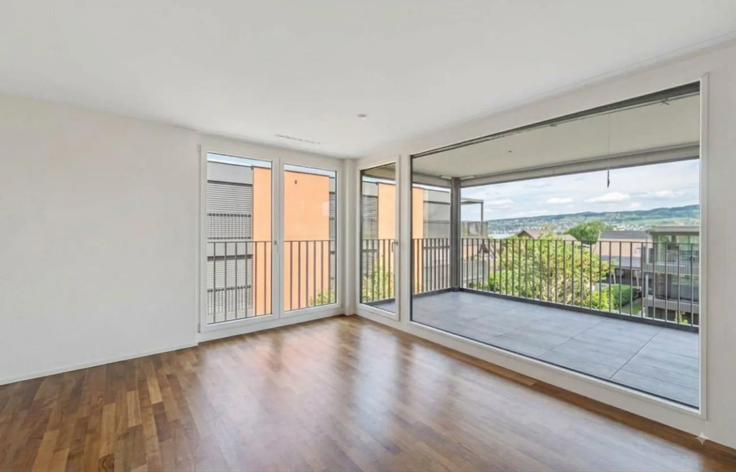 Geräumige 5-Zimmer-Wohnung mit Balkon - Foto 2 von 9