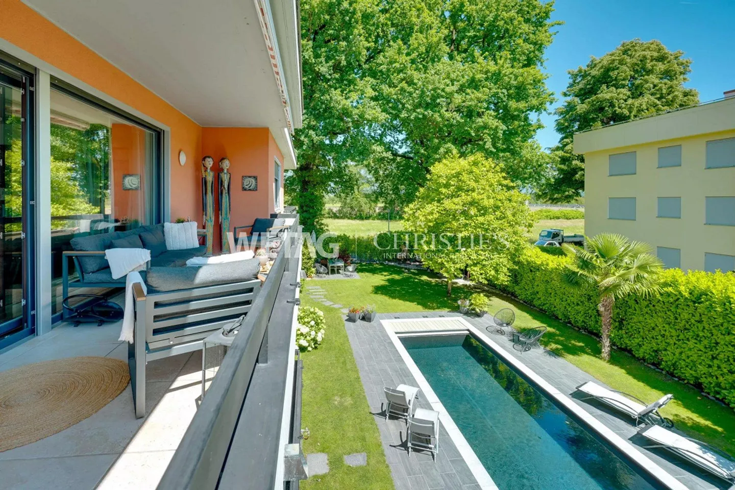 Elegant multi-family house with outdoor pool in a strategic location in Ascona for sale - Photo 10 of 13