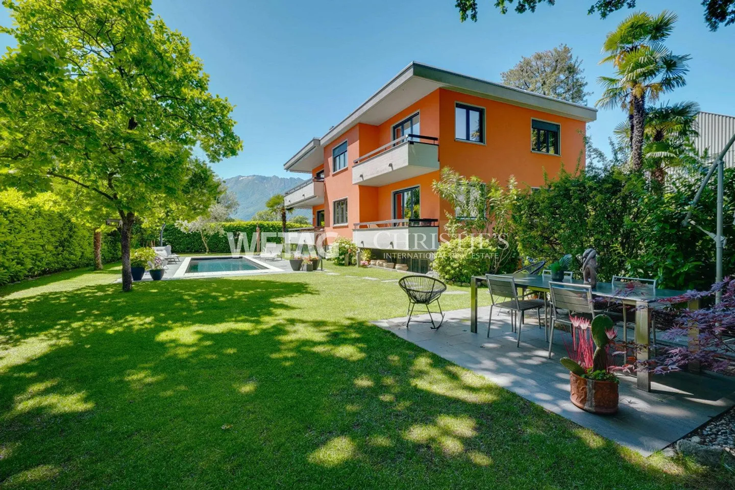 Elegant multi-family house with outdoor pool in a strategic location in Ascona for sale - Photo 12 of 13