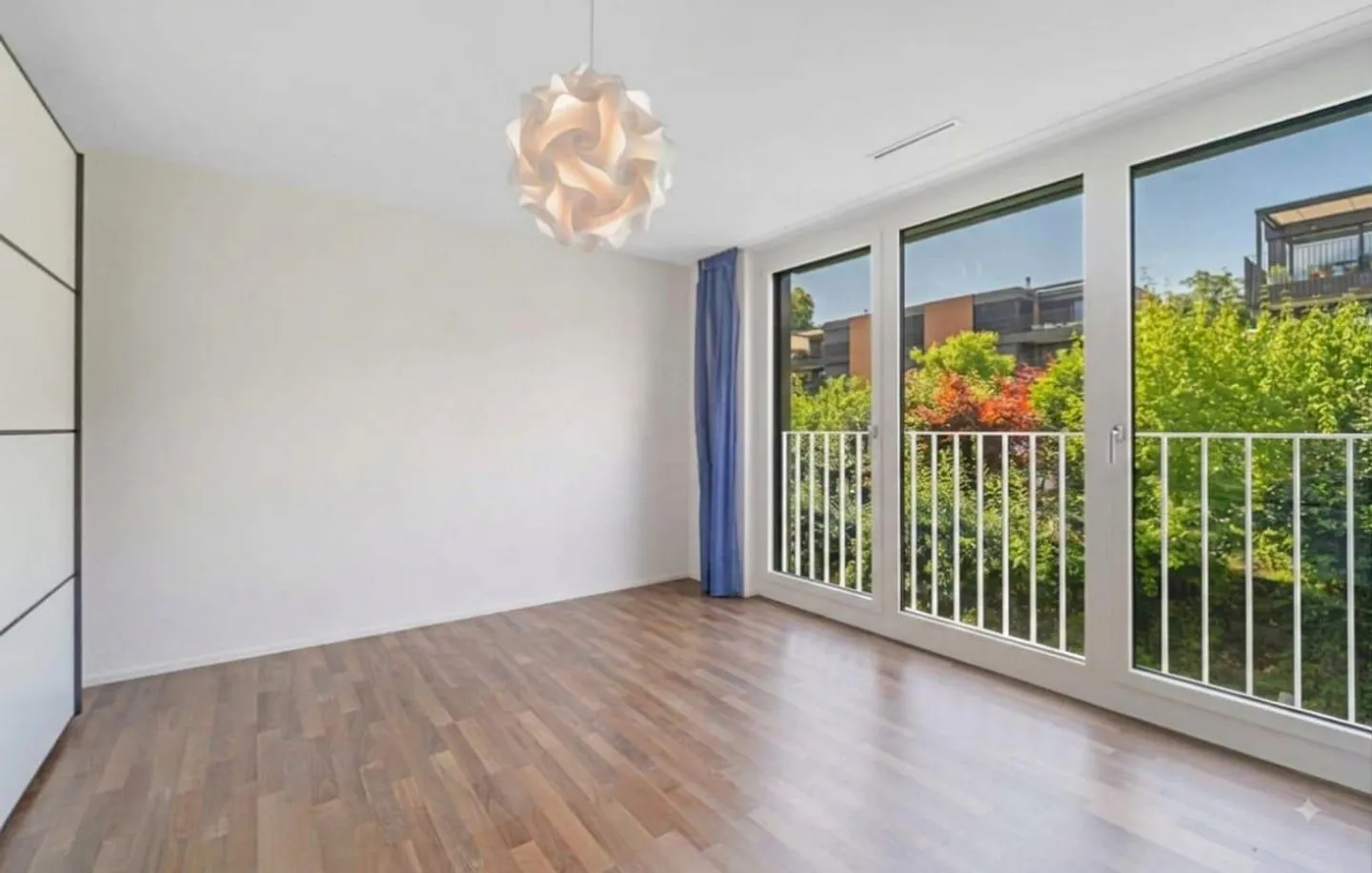 Geräumige 5-Zimmer-Wohnung mit Balkon - Foto 4 von 9