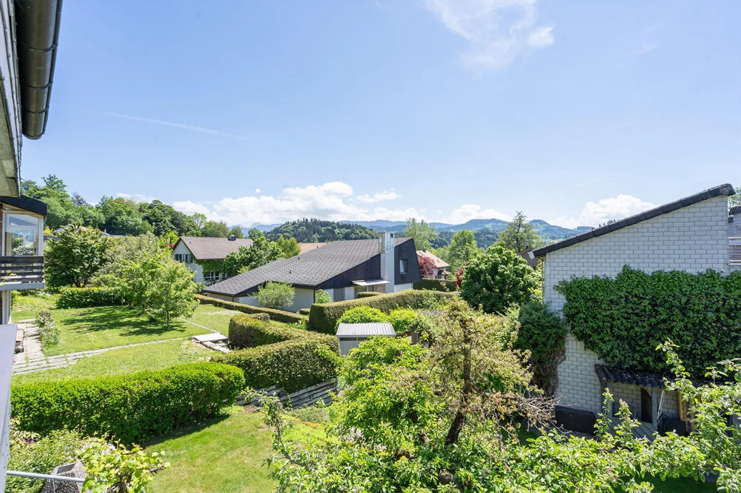 Living experience with a view and garden idyll - Photo 12 of 13