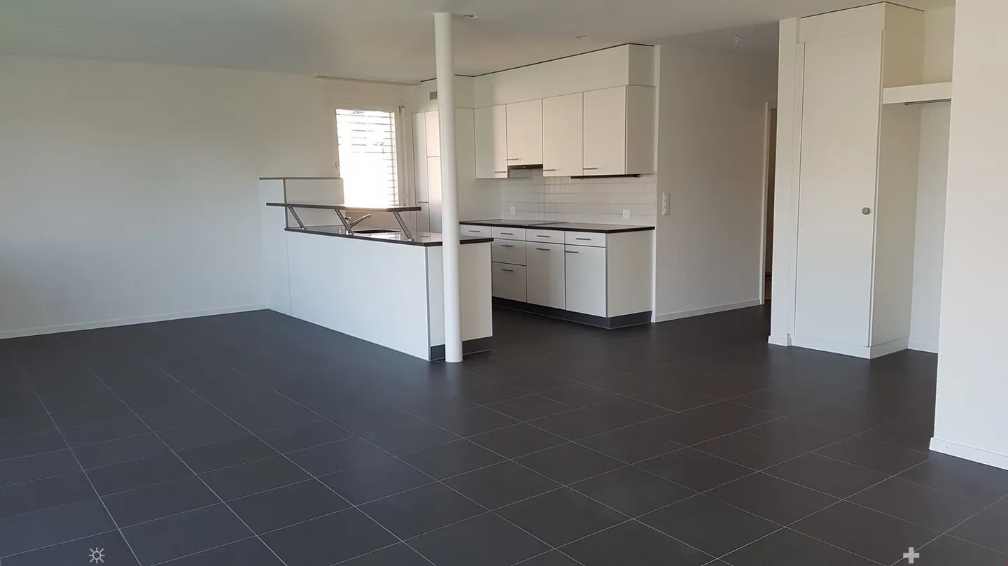 Moderne 4 1/2-Zimmerwohnung - Foto 3 von 12