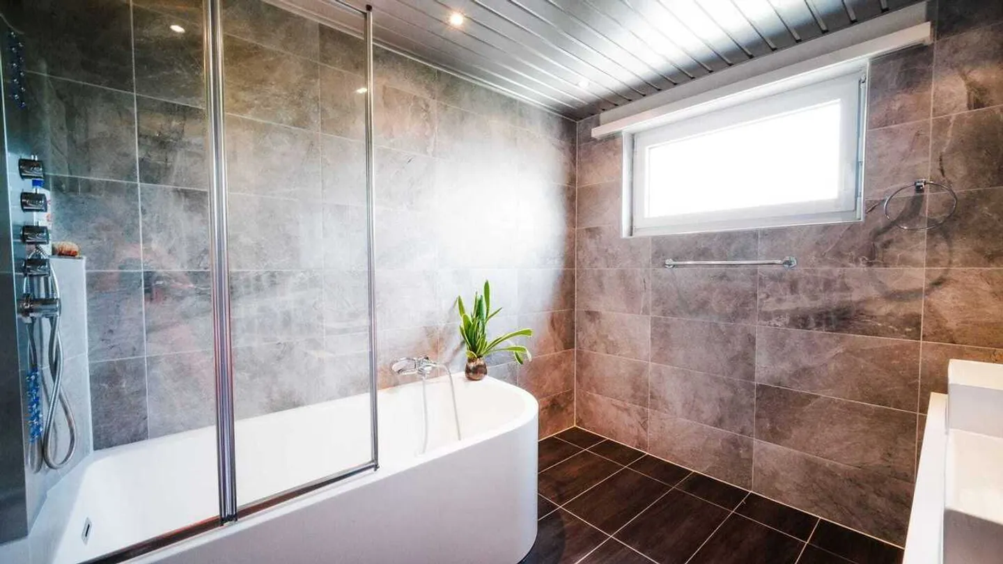 Vivre comme dans un resort – Votre jardin privé, spa & piscine à Reinach - Photo 11 sur 13