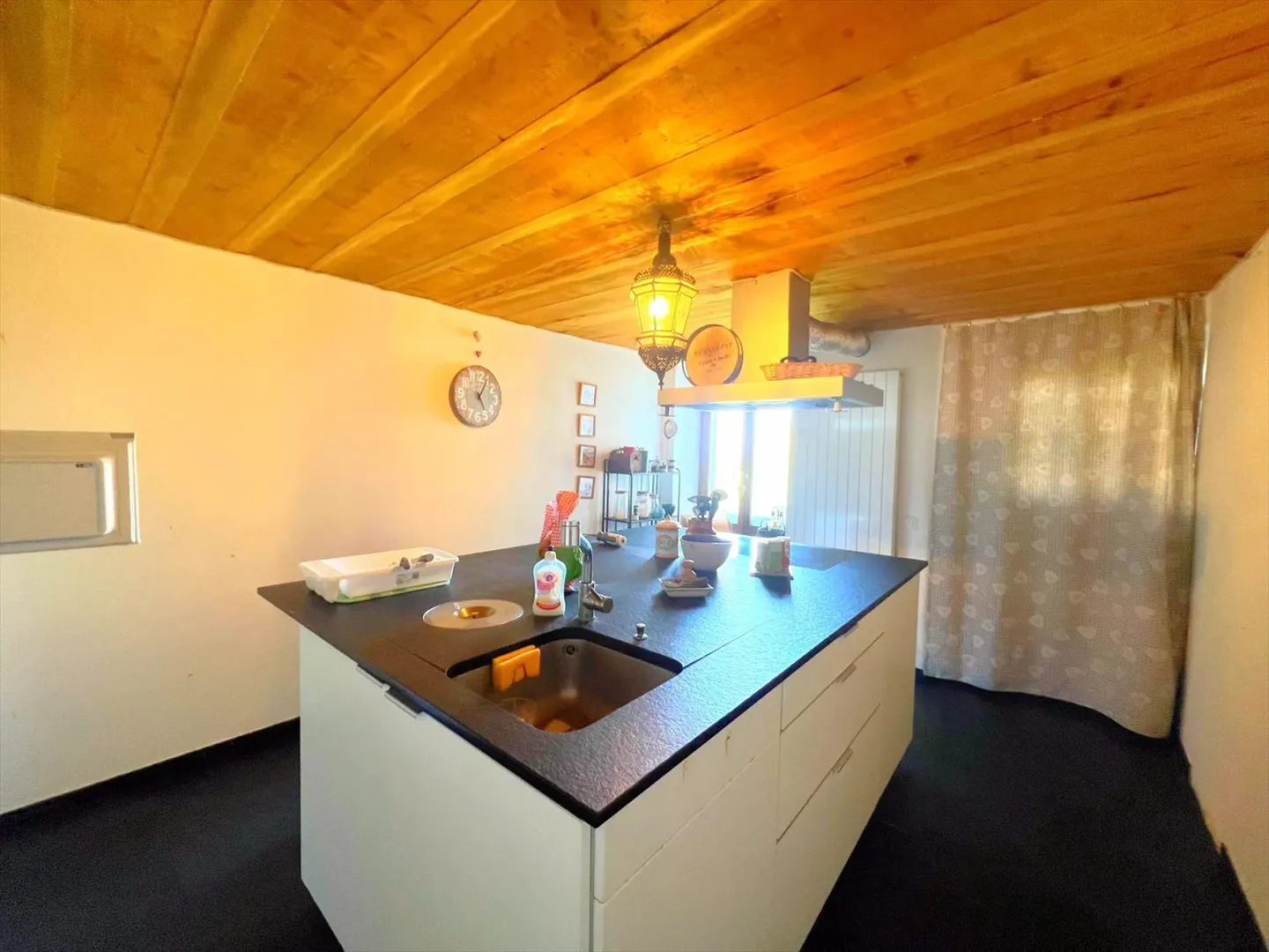 Apartment - Photo 11 of 12