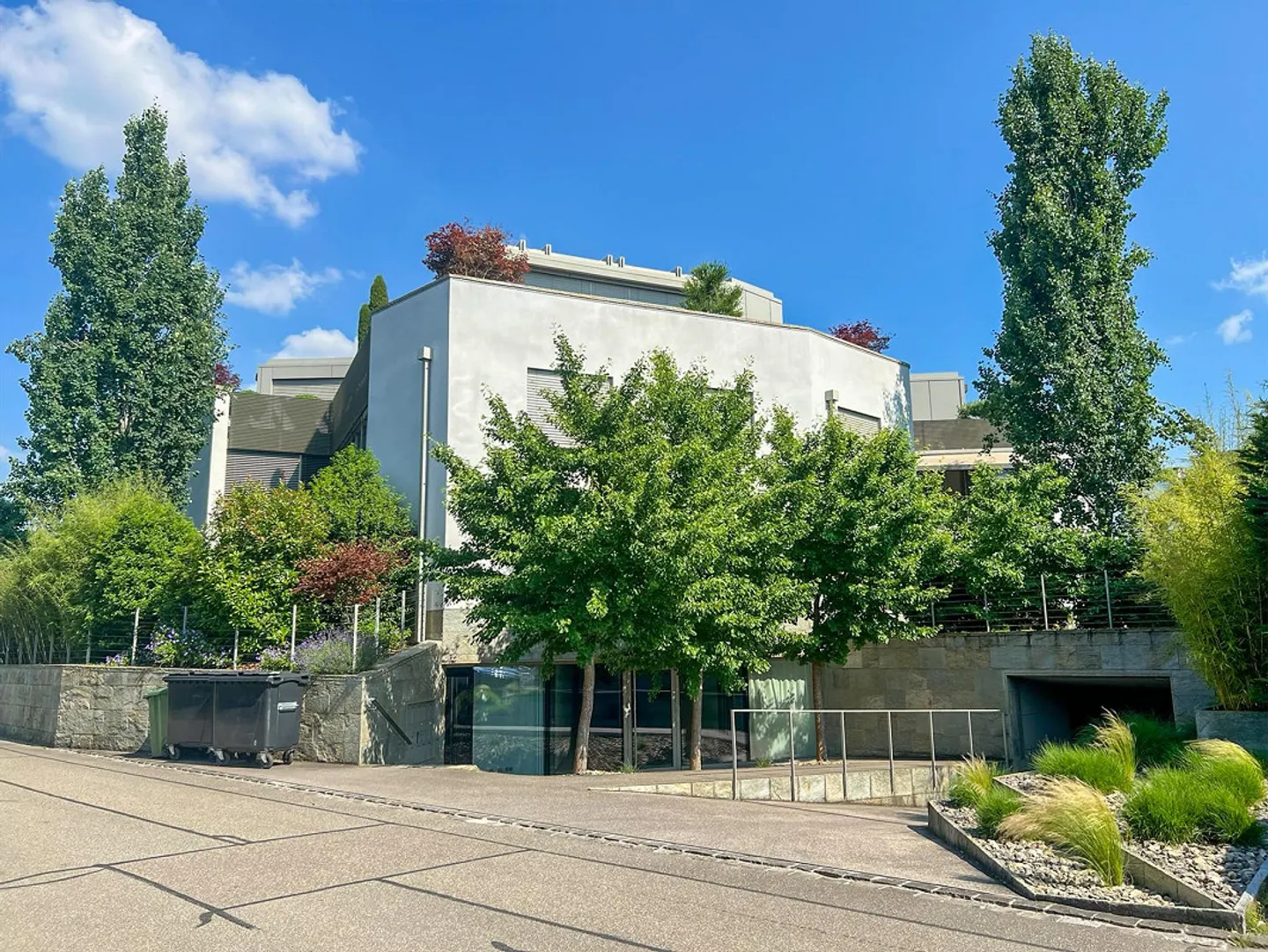Appartement moderne de 3,5 pièces à louer à Bottmingen - Photo 1 sur 11