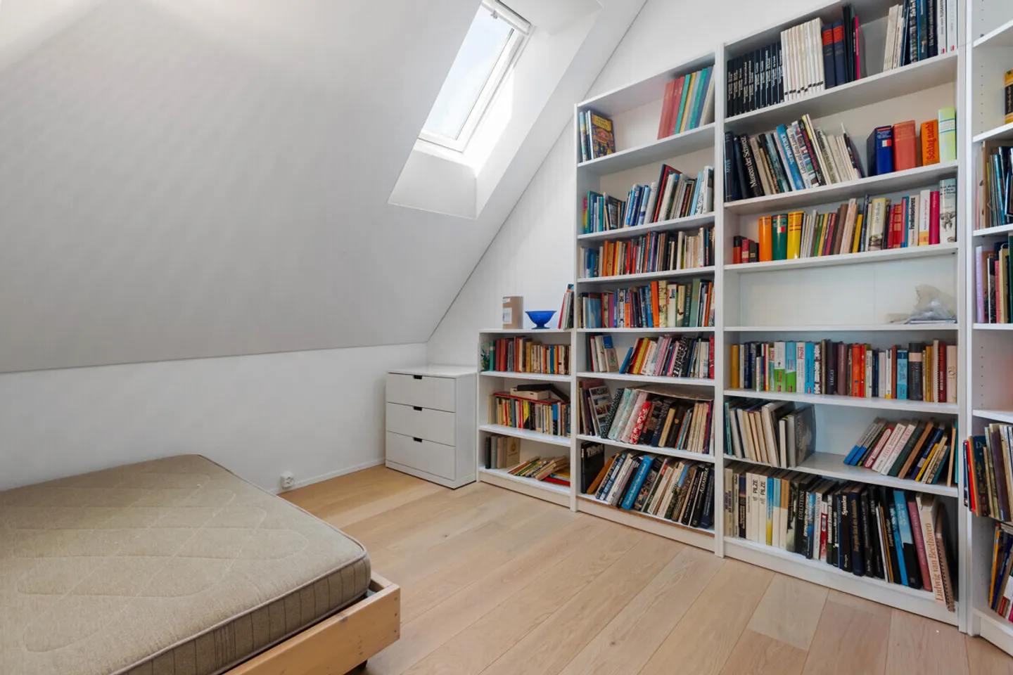 Vivere in centro, vivere rilassati - Maisonette con loggia e vista - Foto 9 di 11