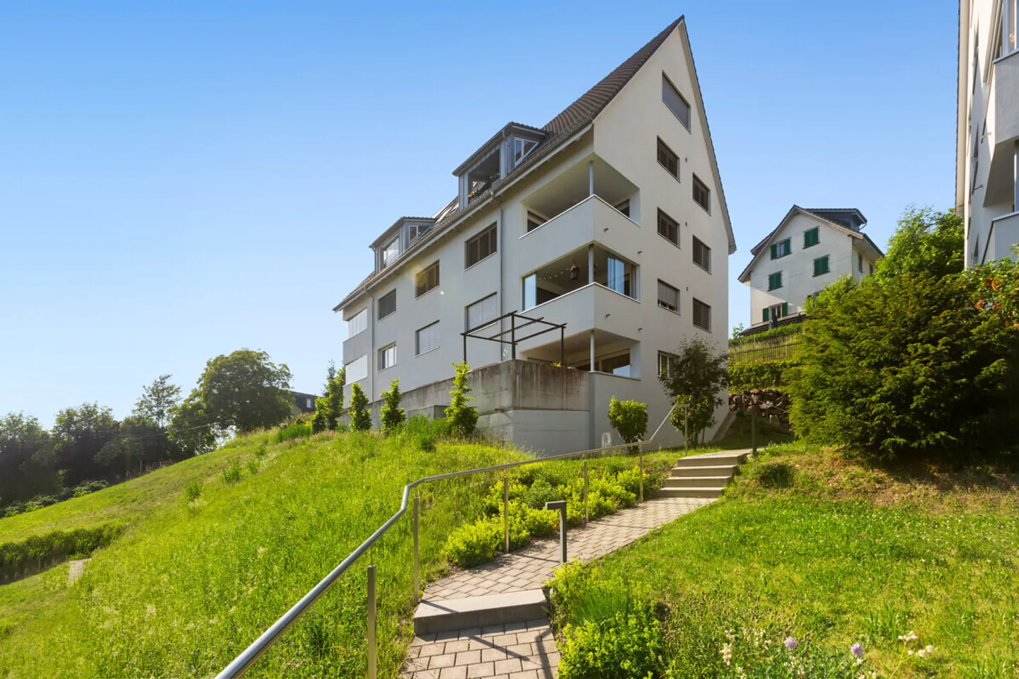 Vivere in centro, vivere rilassati - Maisonette con loggia e vista - Foto 10 di 11