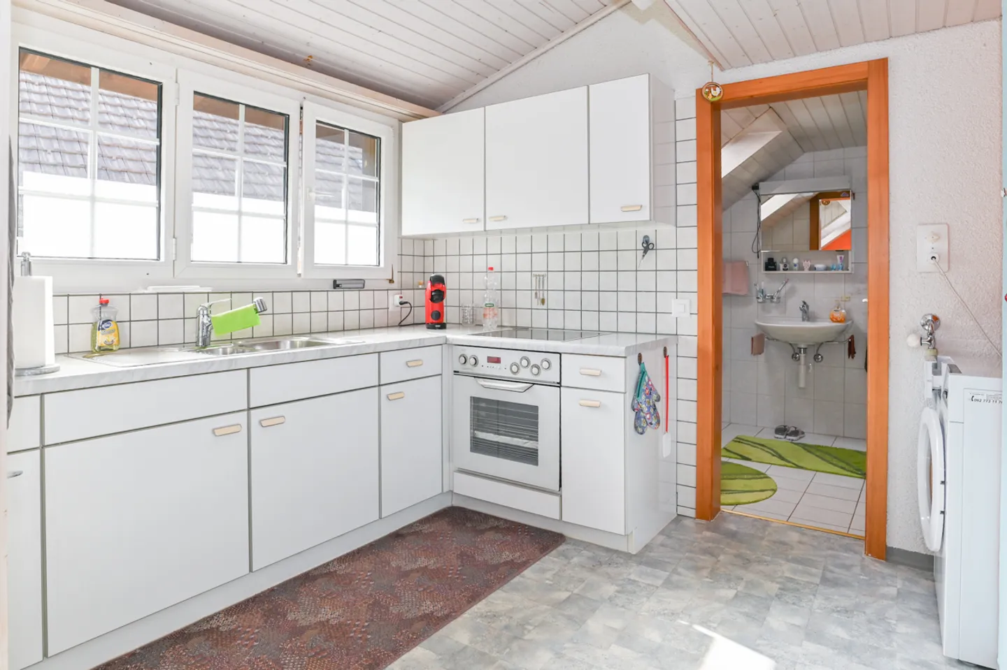 Spazio abitativo ben tenuto e conveniente in una piccola casa plurifamiliare - Foto 2 di 14