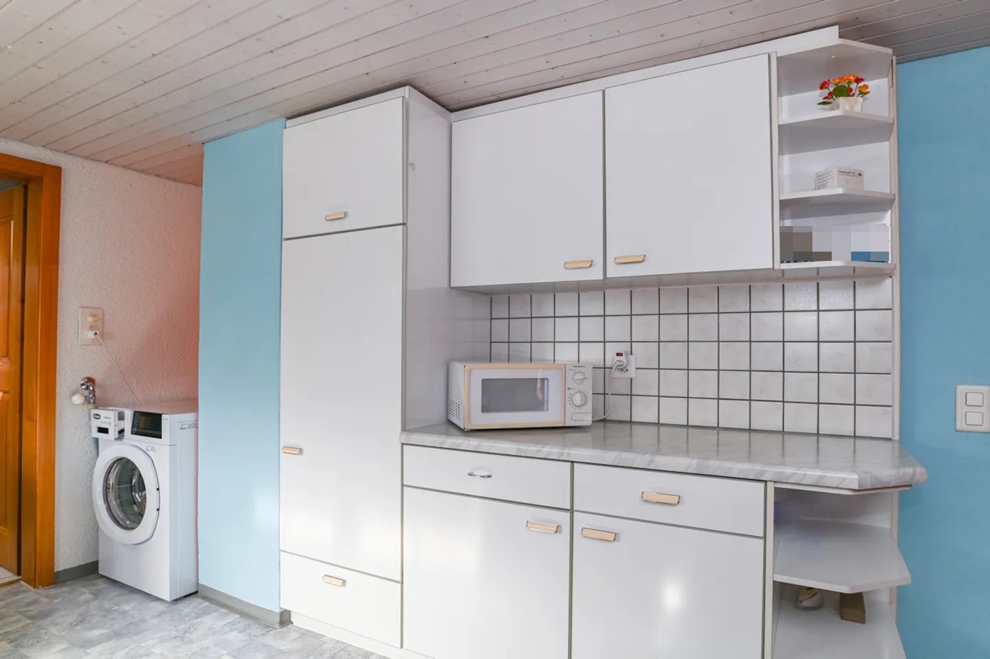 Spazio abitativo ben tenuto e conveniente in una piccola casa plurifamiliare - Foto 3 di 14