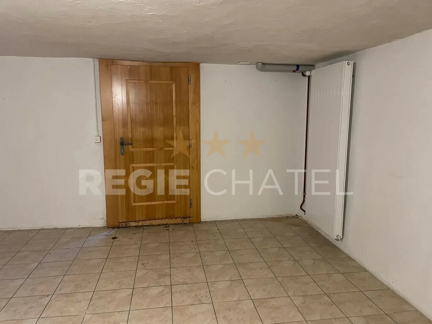 Deposito al piano inferiore - Foto 5 di 8