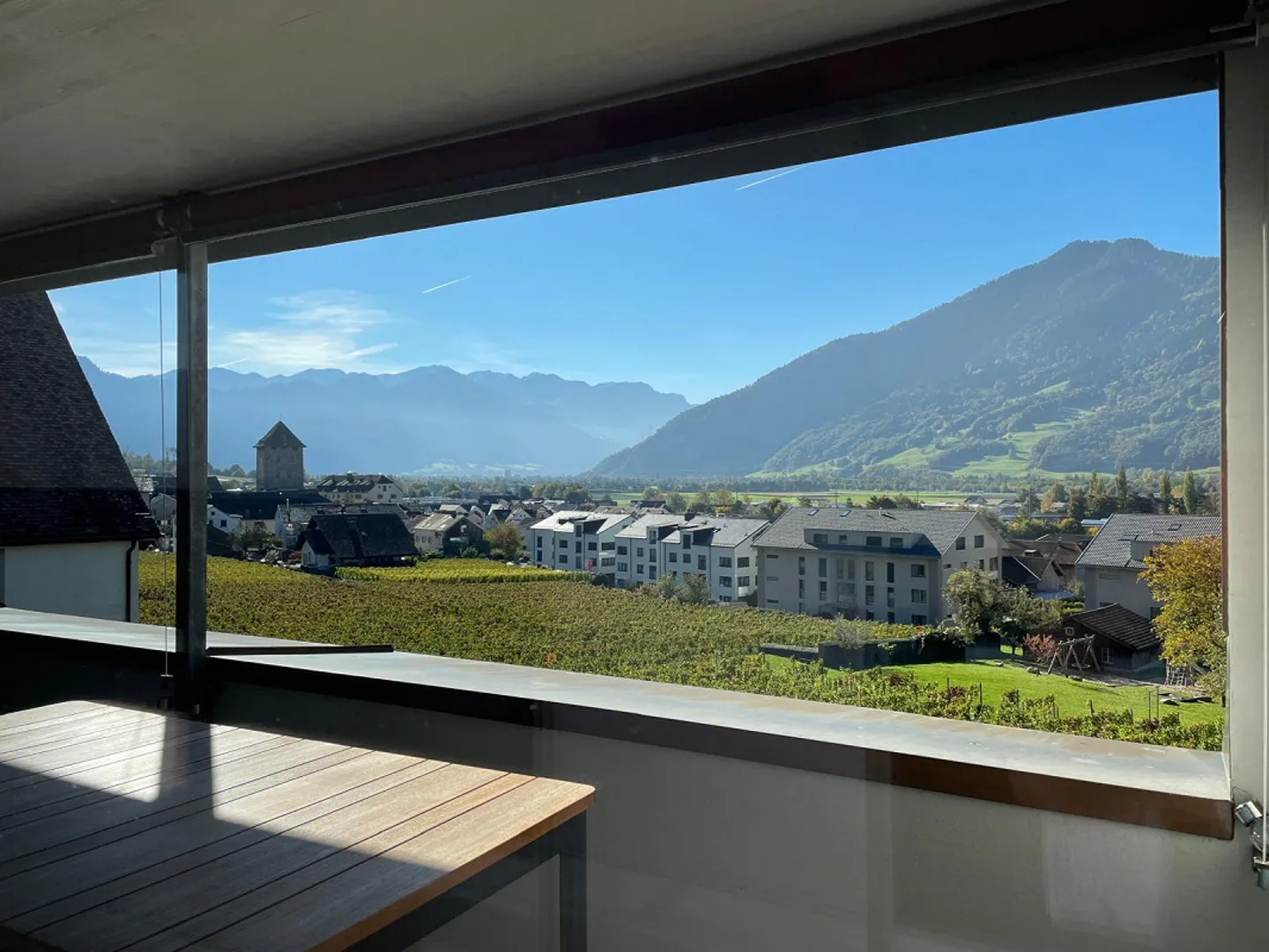 Living with a view of vineyards & mountains - 2.5-room apartment Maienfeld - Photo 7 of 20
