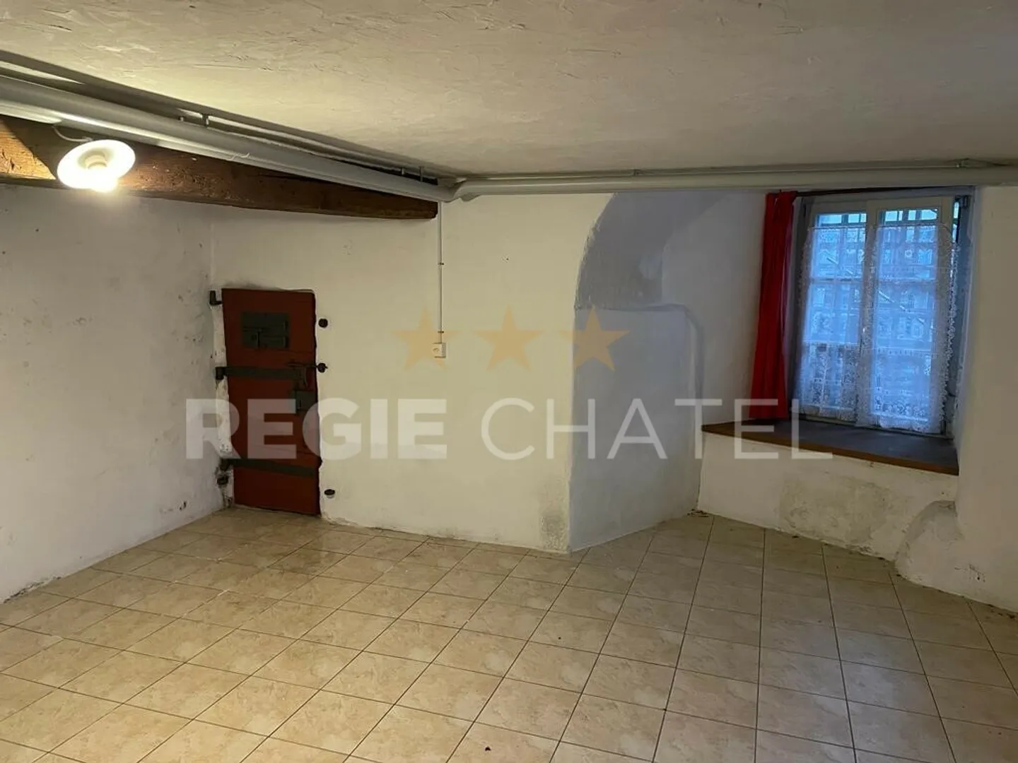 Deposito al piano inferiore - Foto 4 di 8