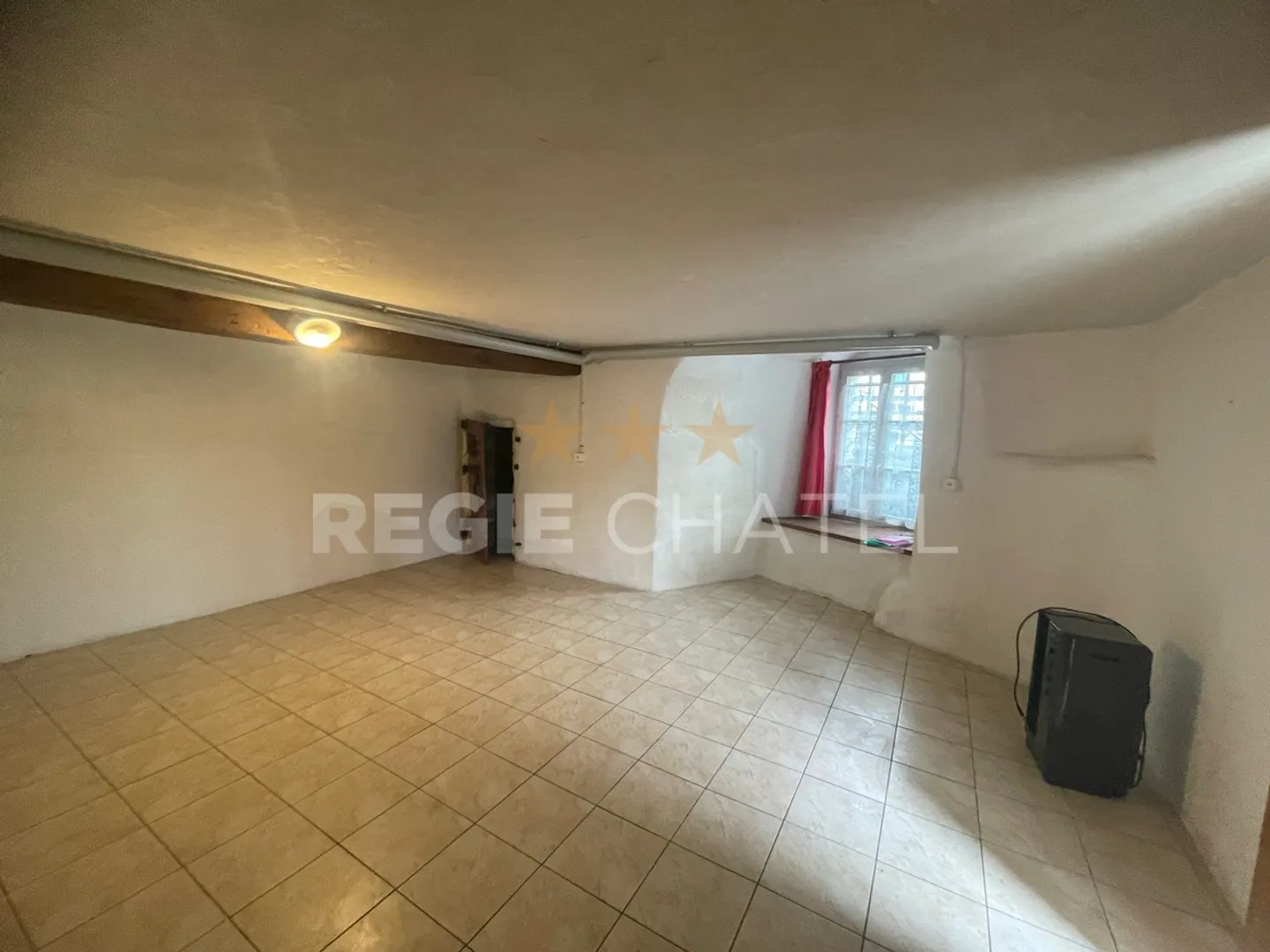 Deposito al piano inferiore - Foto 8 di 8