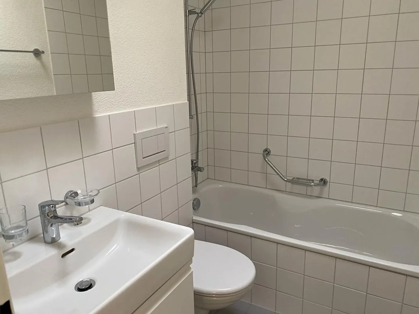 Appartement sous les combles de 1,5 pièce avec vue magnifique - Photo 6 sur 9