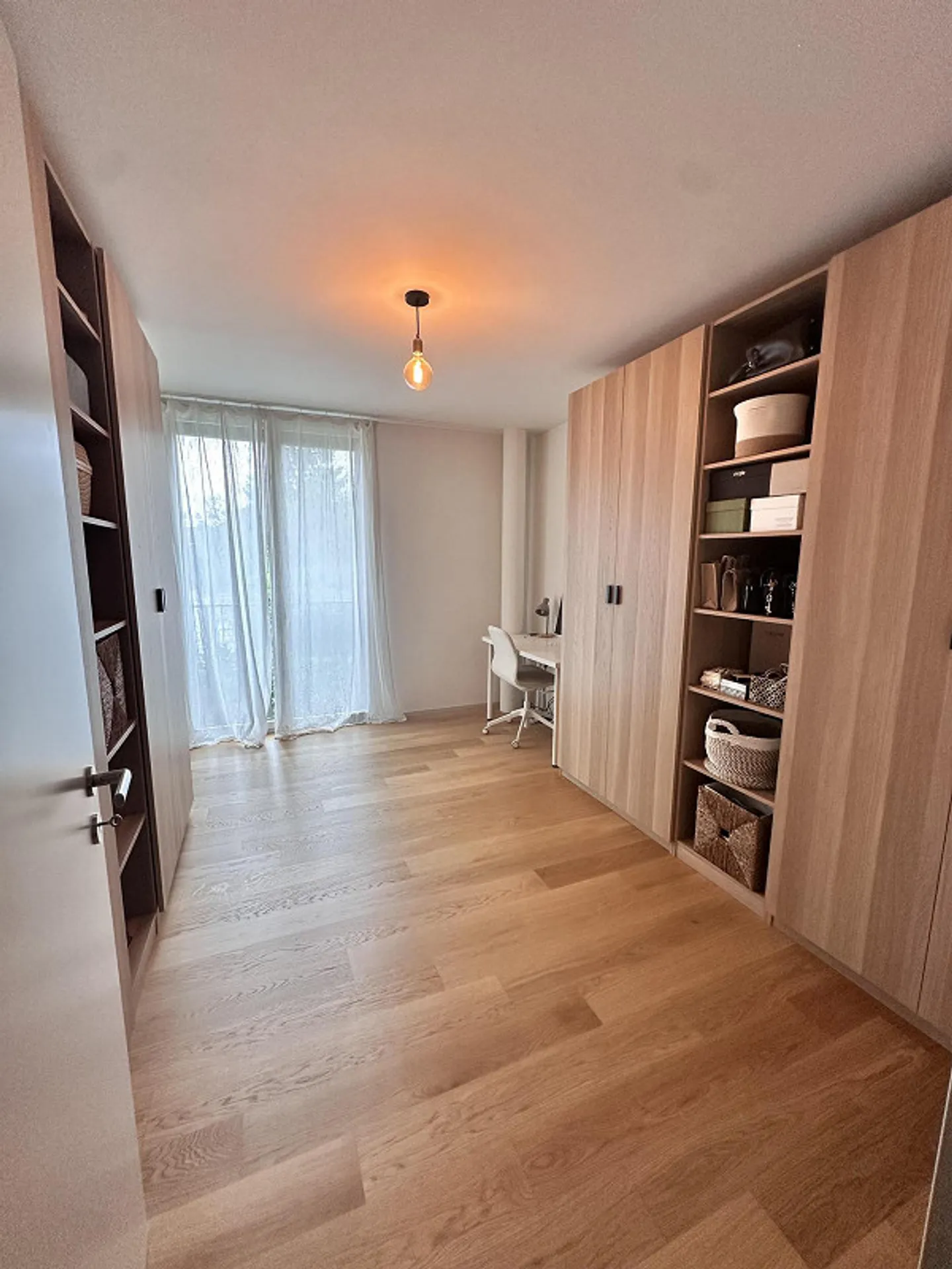 Schöne moderne 4.5-Zimmer Wohnung im Dorfkern Niederhasli - Photo 4 of 15