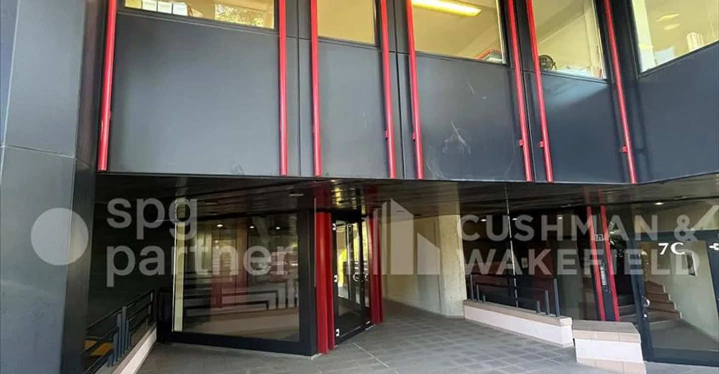 Spazio ufficio in affitto - Foto 9 di 11