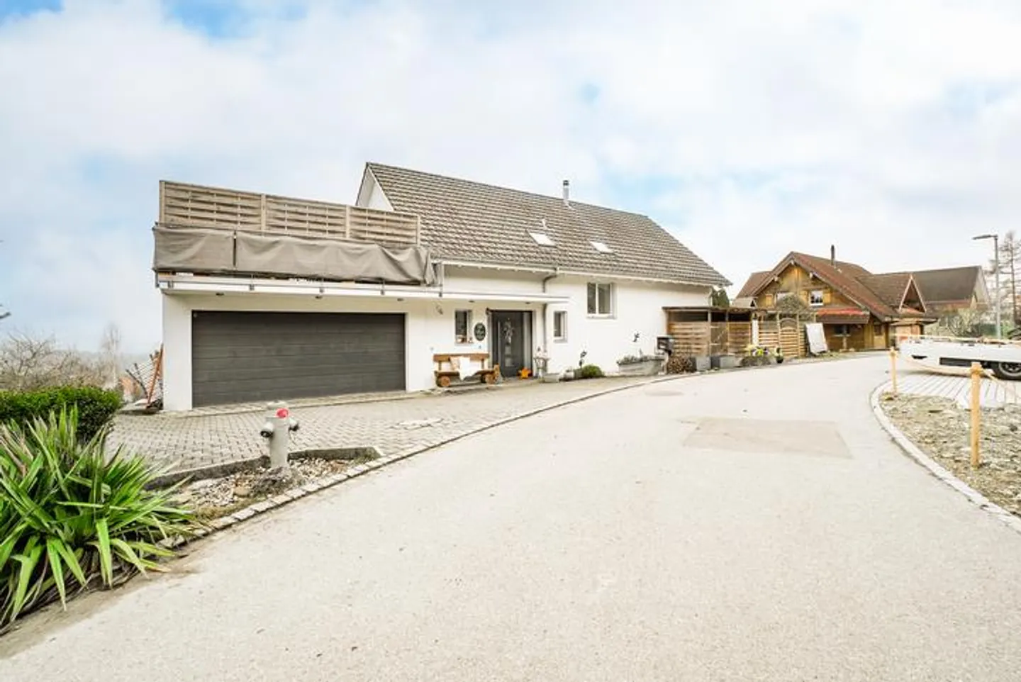 FREESTANDING SPACE WONDER WITH A VIEW - Photo 8 of 9