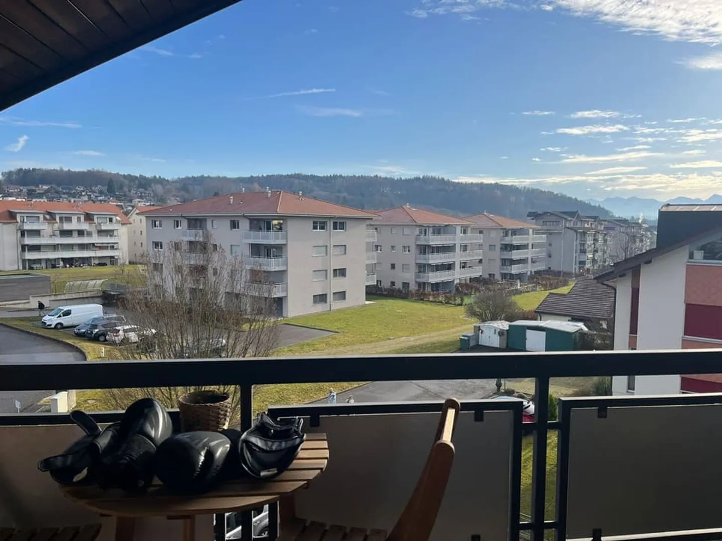 Courtepin 1,5 pces de 33.6m², balcon couvert, parking souterrain, cave - Foto 2 von 6