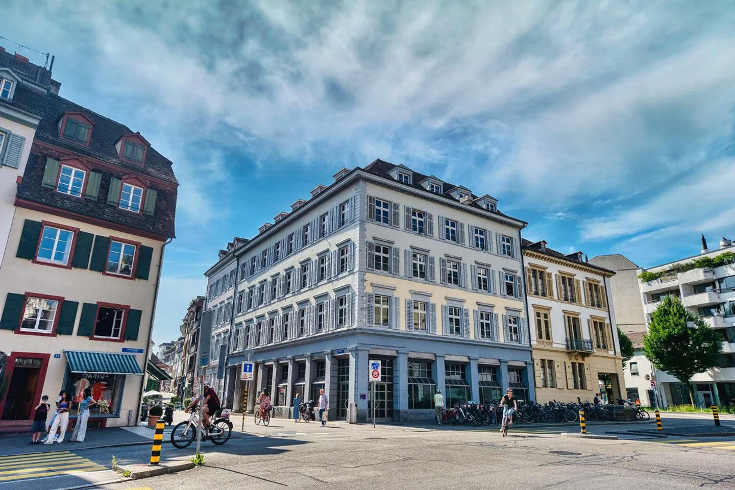 Espace de vente au centre-ville au Spalenberg - Photo 1 sur 6