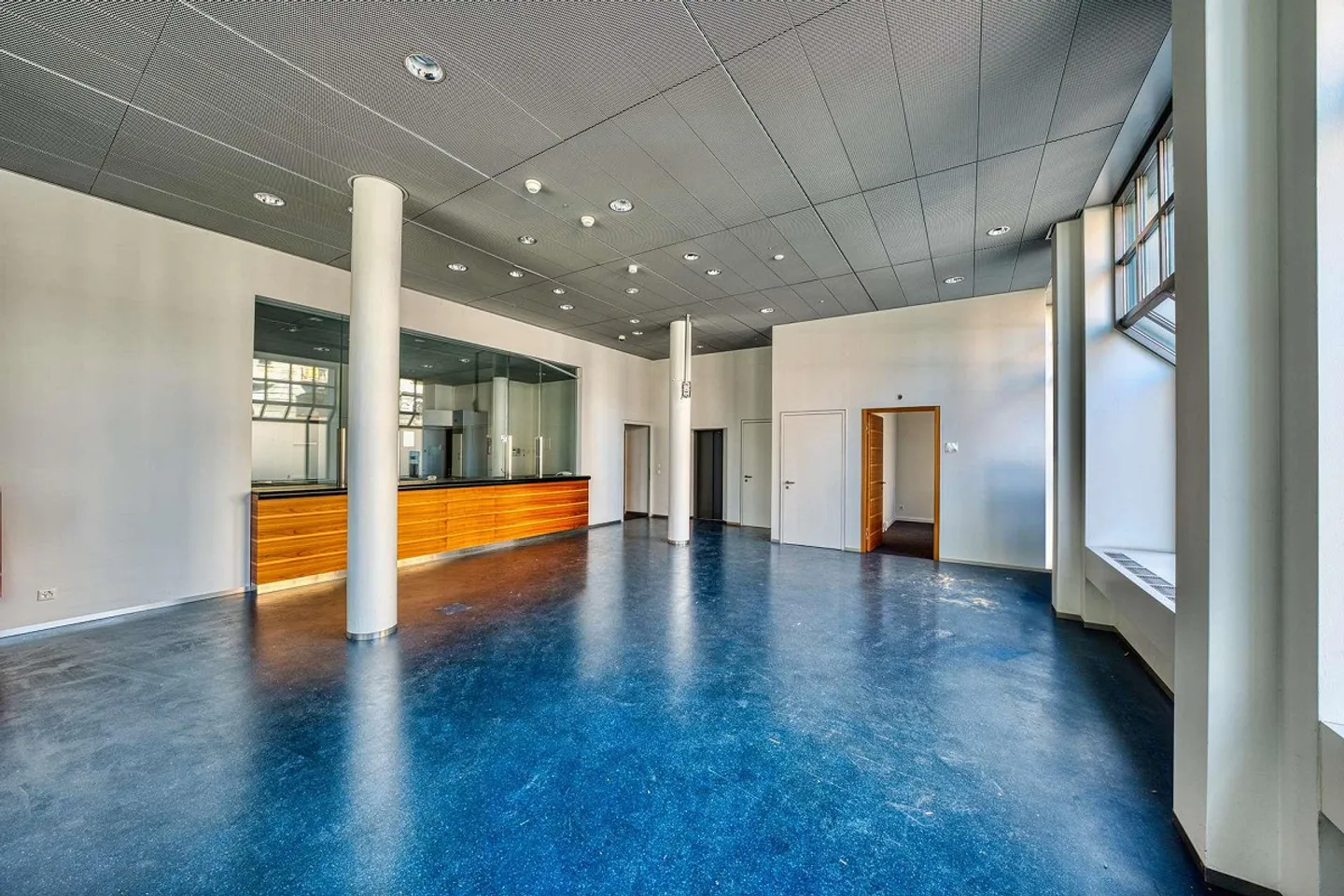 Espace de vente au centre-ville au Spalenberg - Photo 2 sur 6