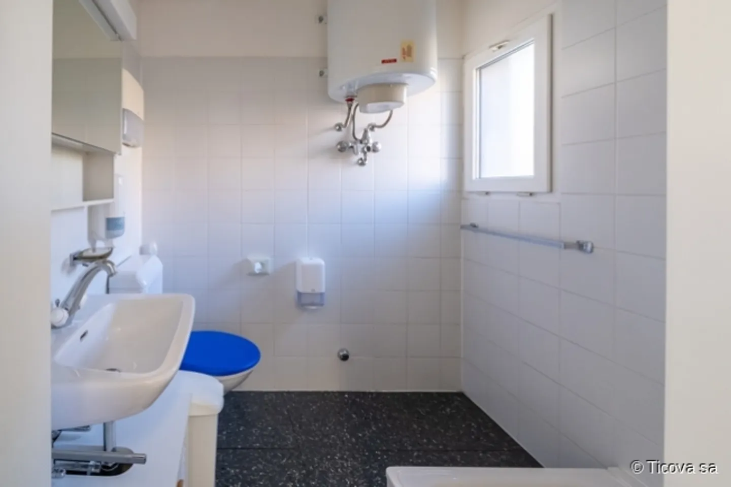 Geräumiger Offener Raum, im 2. Stock, mit angeschlossenen Büros - Foto 4 von 6