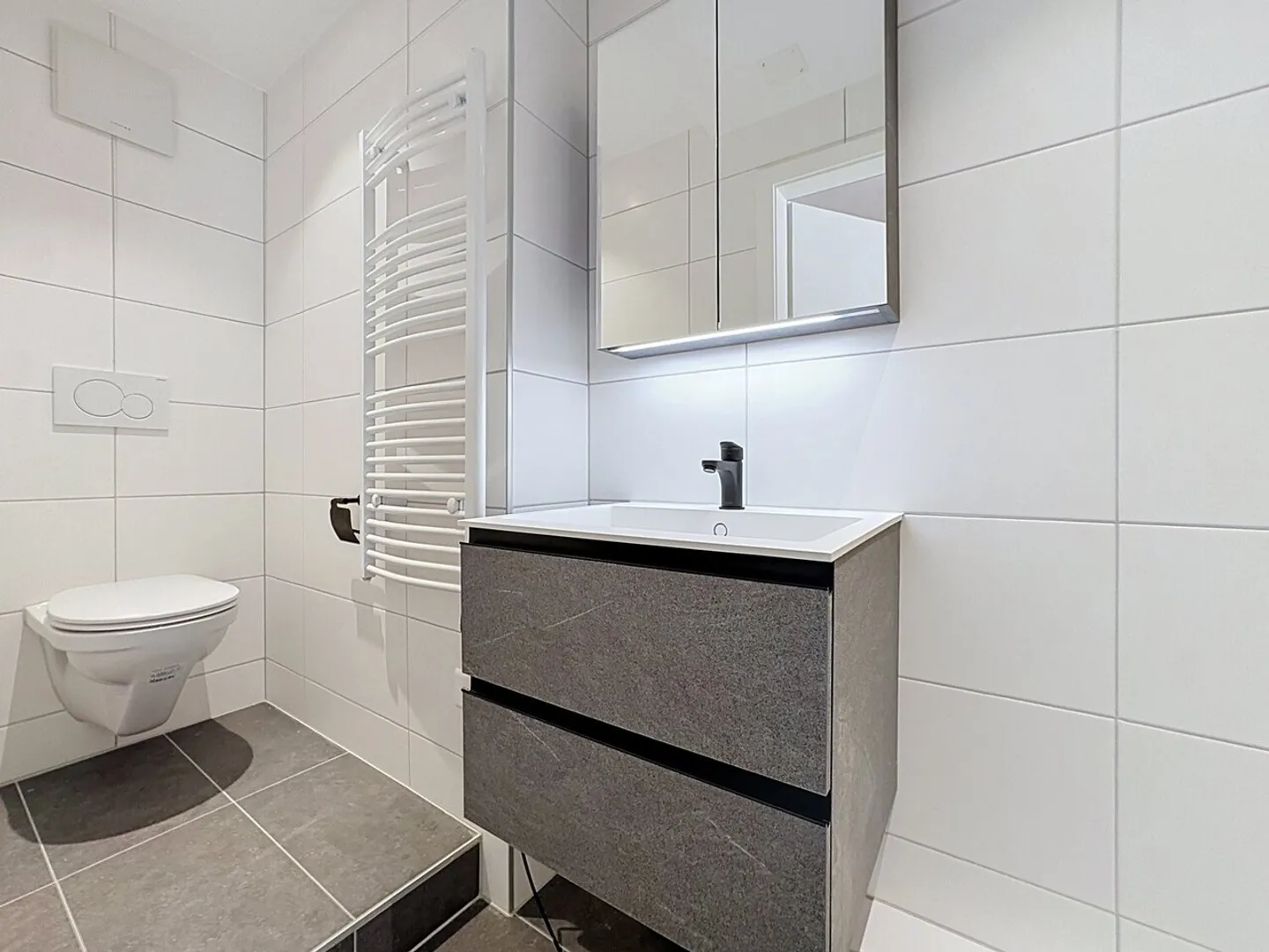 RARE PERLE! 2,5 NEUE ZIMMER IM HERZEN VON FRIBOURG - Foto 5 von 6