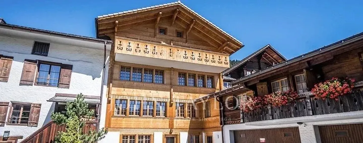 Charmante Maison Rénovée à Saanen - Photo 1 sur 9