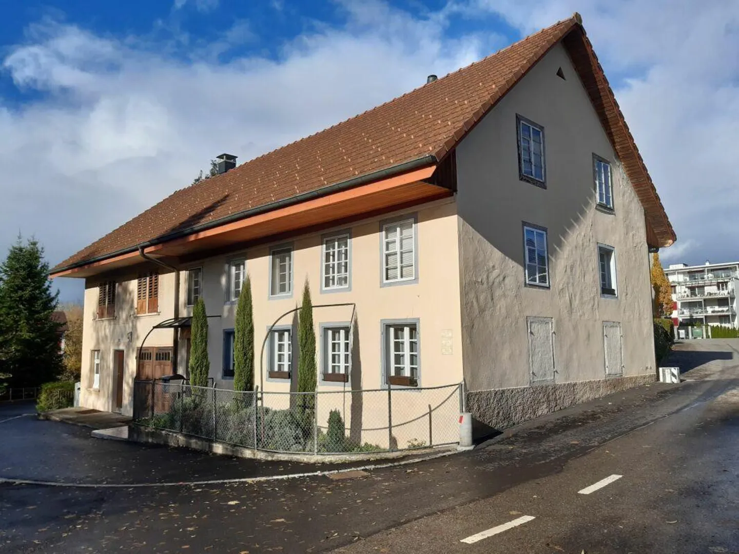Charmantes Einfamilienhaus mit Garten - Foto 1 von 12