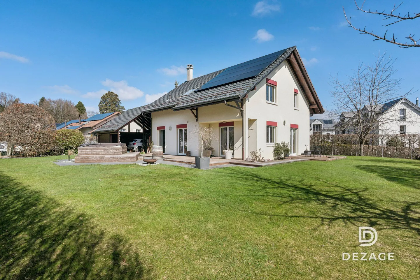 Villa familiare spaziosa alle porte di Losanna: grande giardino pianeggiante e jacuzzi a pochi passi dall'EHL! - Foto 1 di 13