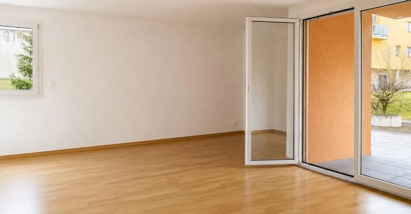 Appartement spacieux au rez-de-chaussée - Photo 2 sur 7