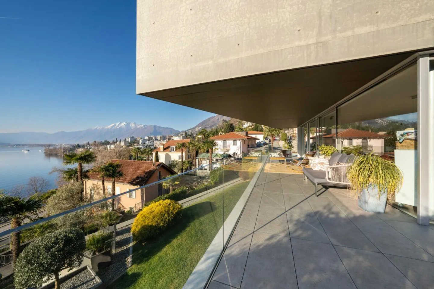 MINUSIO - Appartement luxueux dans un emplacement privilégié - Photo 3 sur 13