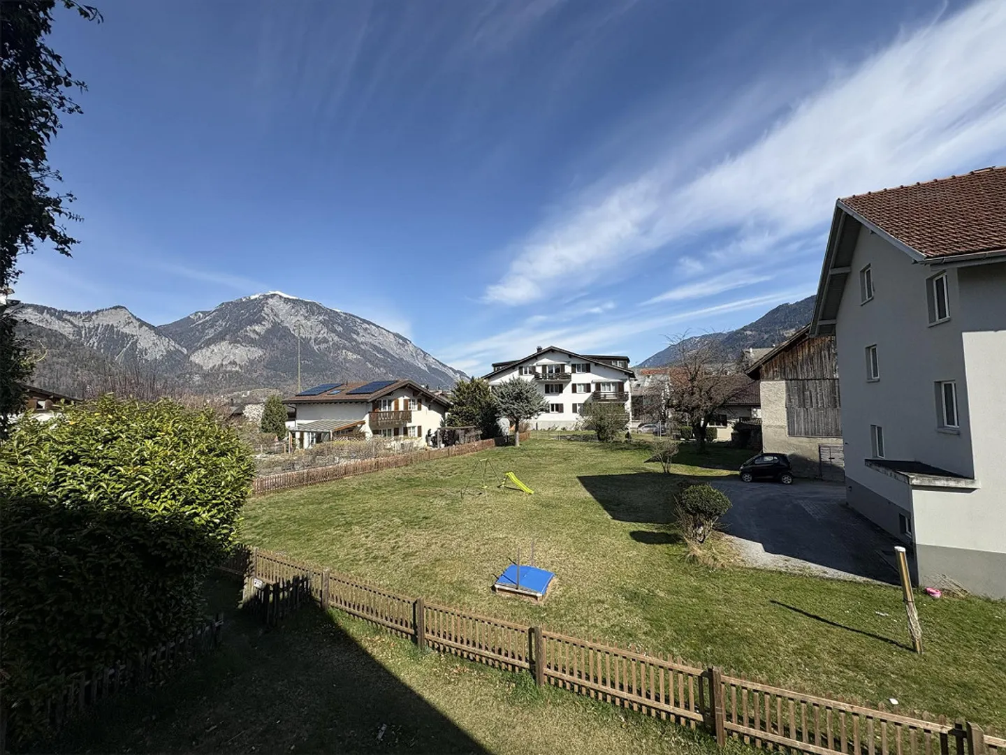 Appartamento moderno di 4,5 stanze con fascino di casa unifamiliare - Foto 7 di 8