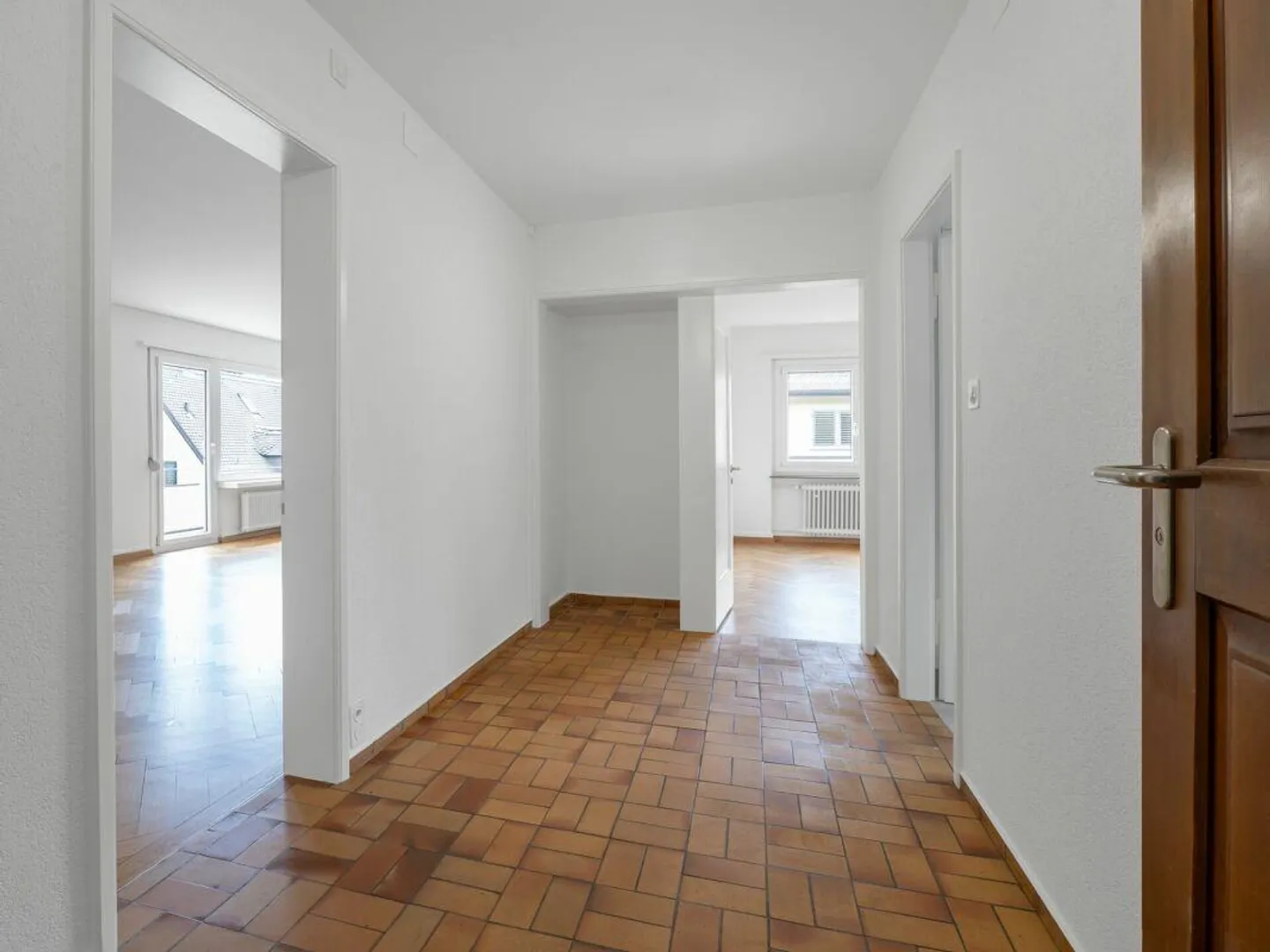 Modernes 4-Zimmer-Apartment in Zürich - Foto 4 von 13