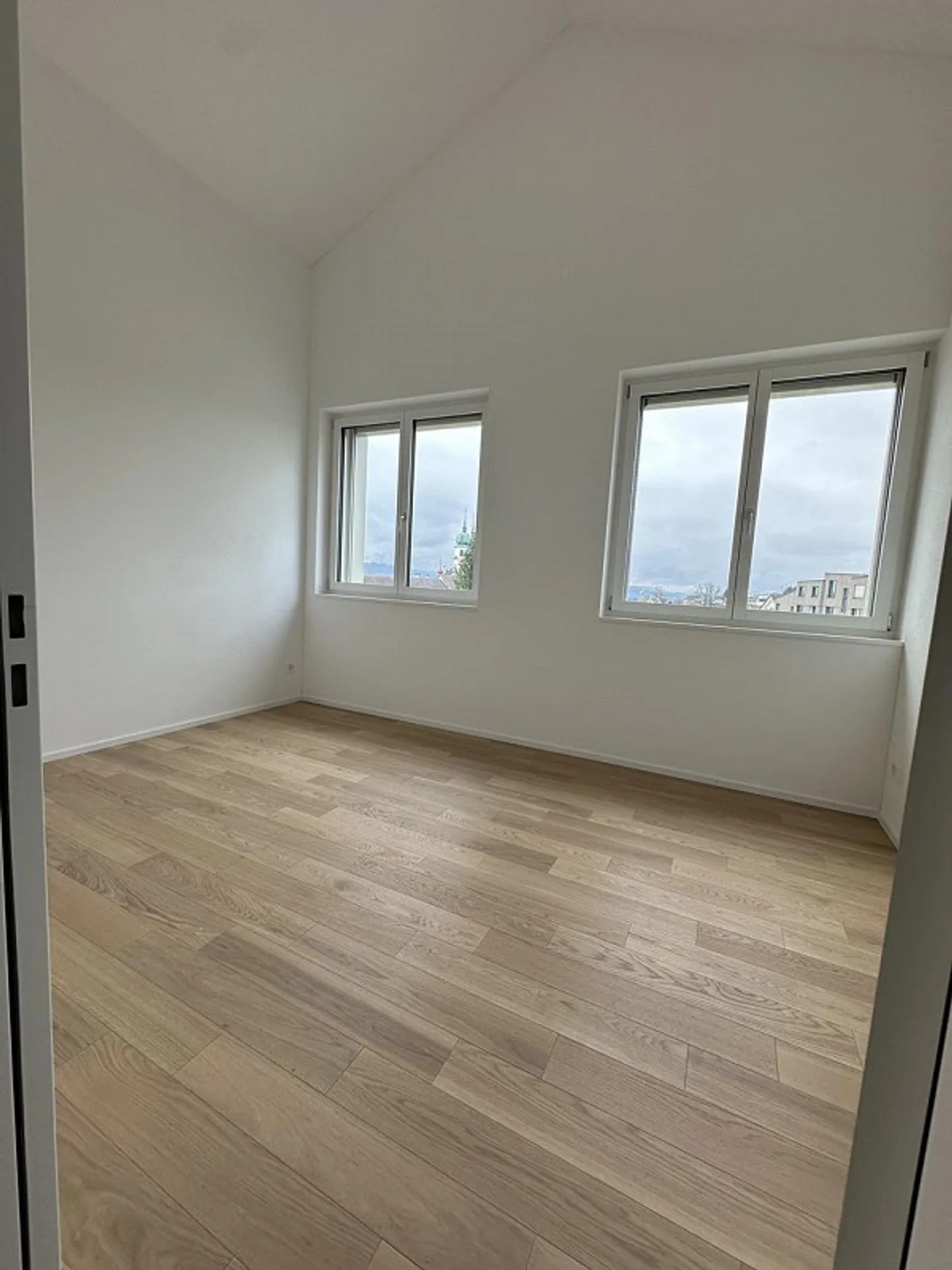 Bellissimo appartamento mansardato di 3.5 locali nella splendida Eschenbach - Foto 5 di 13