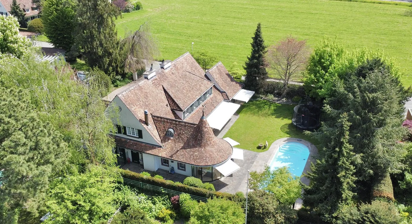 Representative Property on Bruderholz in Binningen - Photo 1 of 15