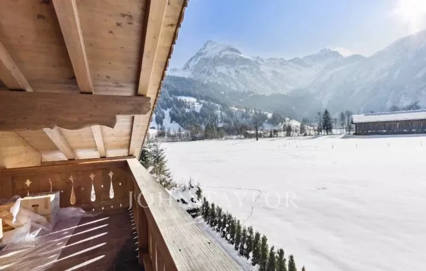 Modern Penthouse with Mountain Views - Photo 5 of 12