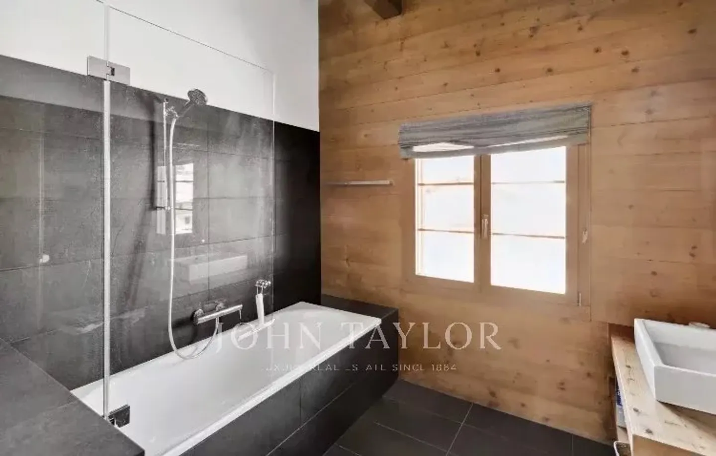 Modern Penthouse with Mountain Views - Photo 6 of 12