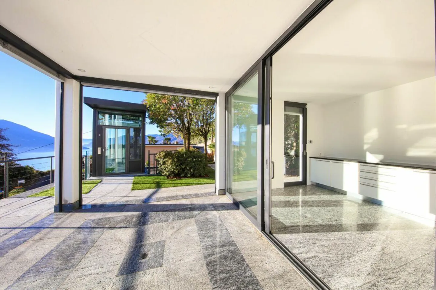 RONCO S/ASCONA - Exclusive villa in a privileged position - Photo 1 of 18