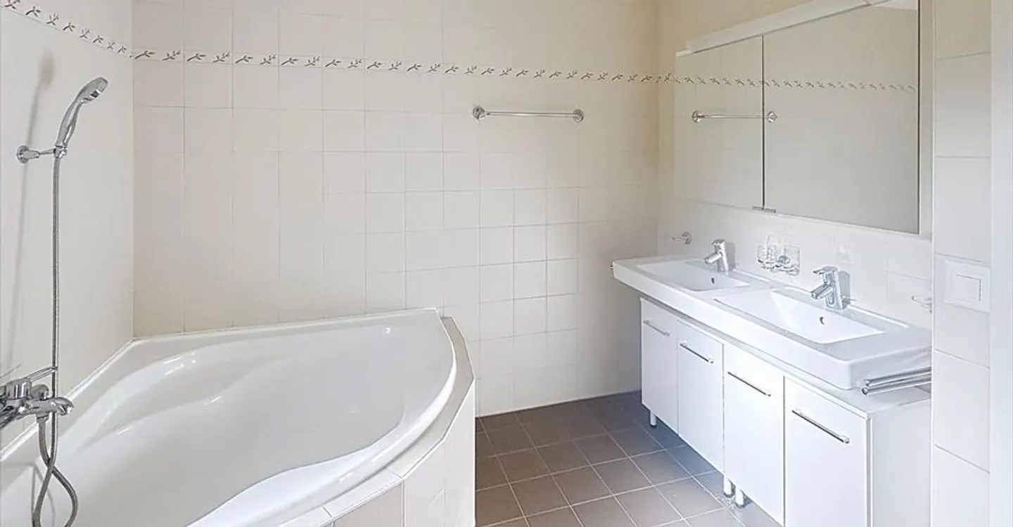 Wunderschöne 4,5-Zimmer-Wohnung mit Panoramablick in Chernex - Foto 17 von 25