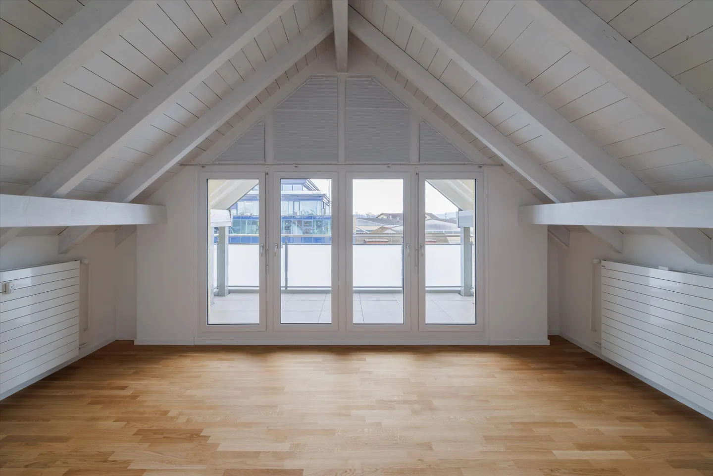 Appartamento duplex con vista sul lago, camino e piscina - Foto 6 di 7